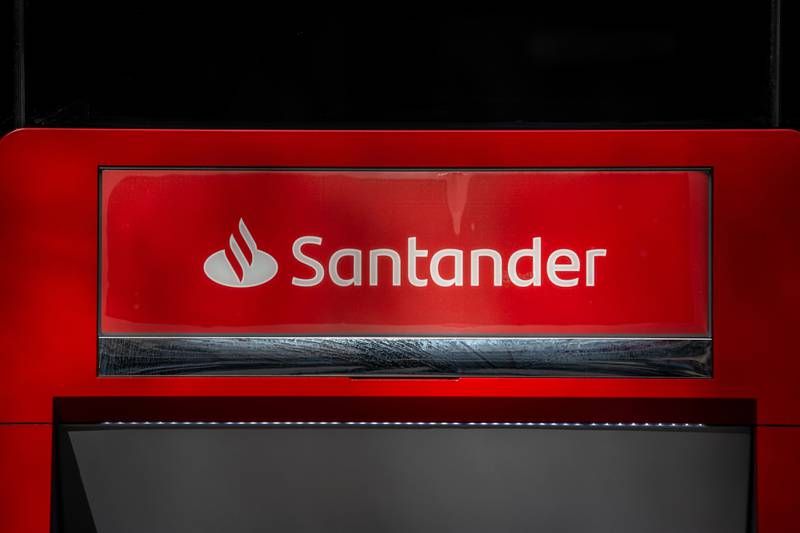 Santander no continuará proceso para comprar Banamex