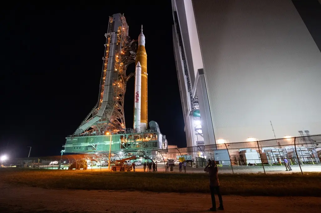 Desde Veracruz, astrofísica platica cuándo la NASA podría regresar a la Luna