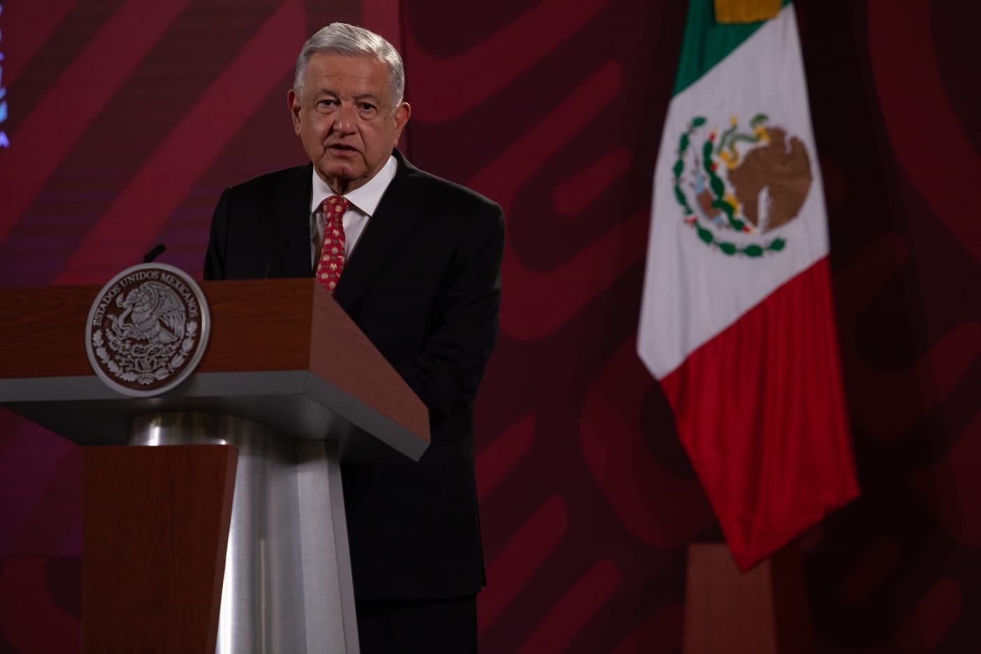 AMLO dice que quienes votaron por Calderón deben pedir perdón