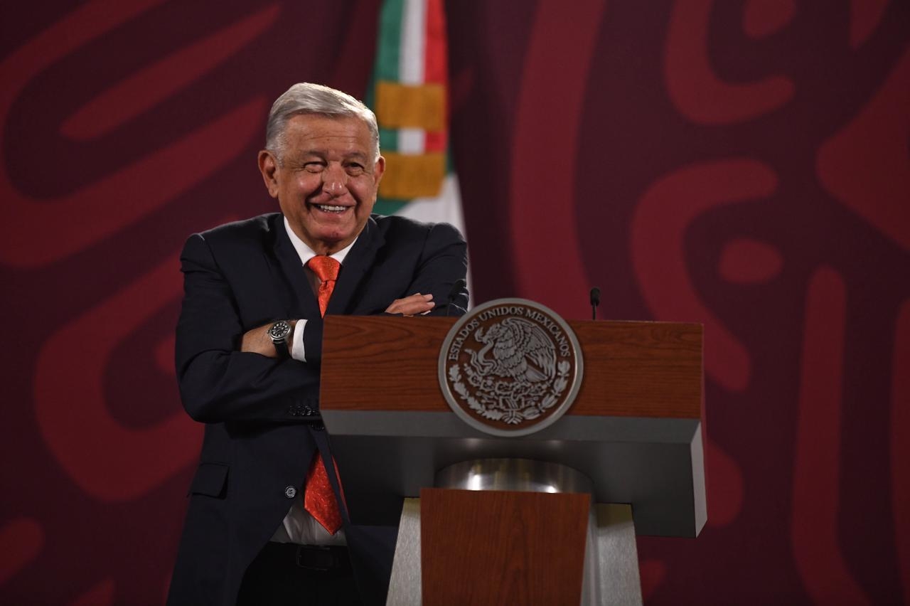 AMLO pide a Netflix que transmita gratis el documental del caso Cassez-Vallarta