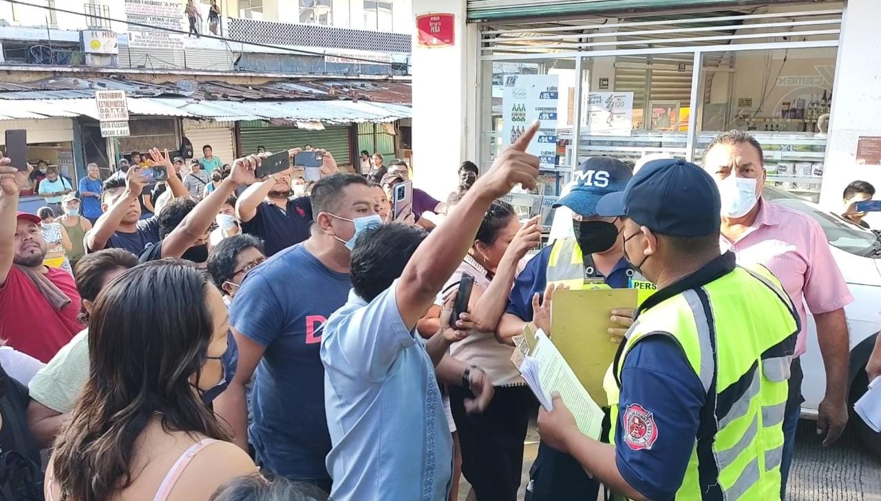 Notifican nuevamente a locatarios sobre daño estructural en Mercado de San Andrés Tuxtla