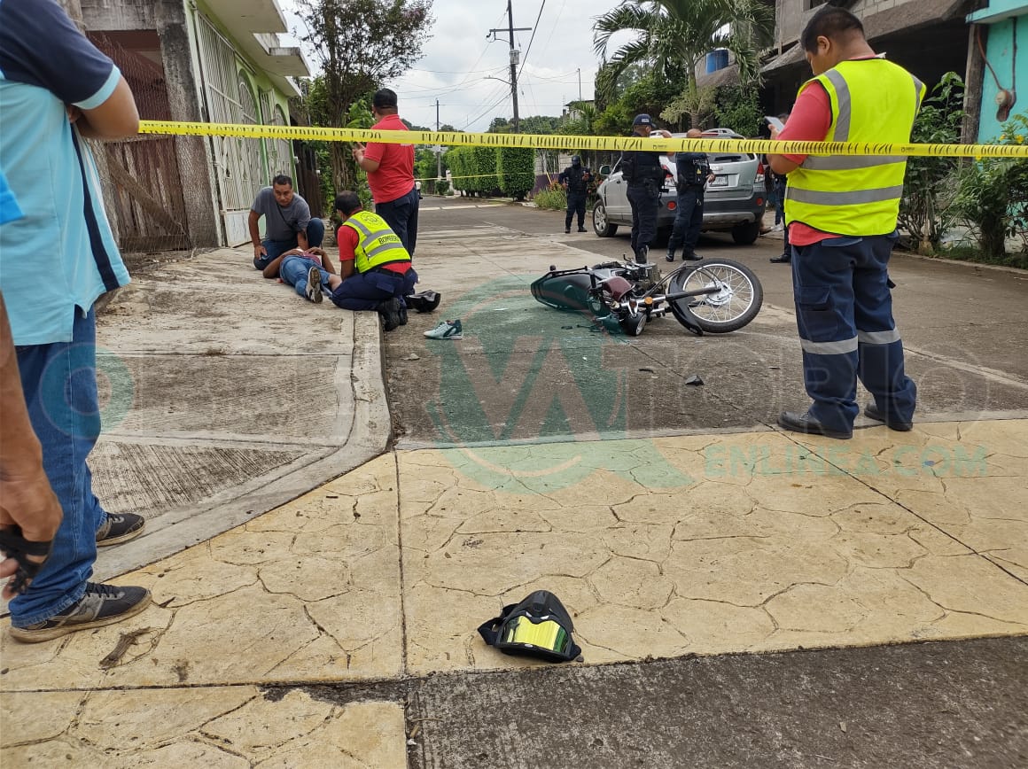 🚨 Motociclista fuertemente lesionado tras accidente.