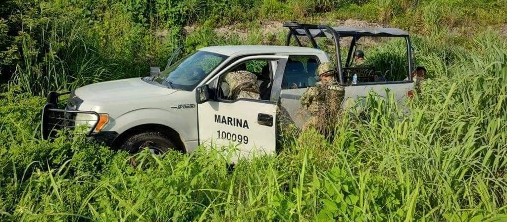 🚨 Elementos de la Marina sufren accidente en la autopista «La Tinaja – Cosamaloapan»