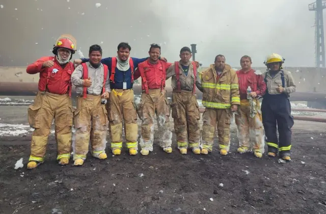 Ellos son los bomberos veracruzanos que apoyaron en incendio de Cuba