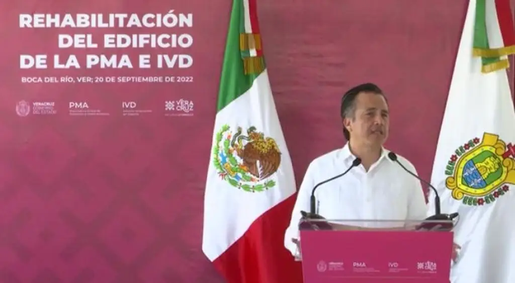 Gobernador va por rehabilitación de la Arena Veracruz y Centro de Raqueta