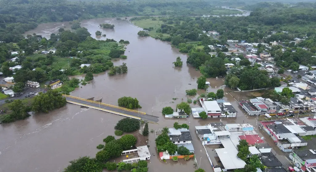 Más de 5 mil familias afectadas por las lluvias en Veracruz: gobernador