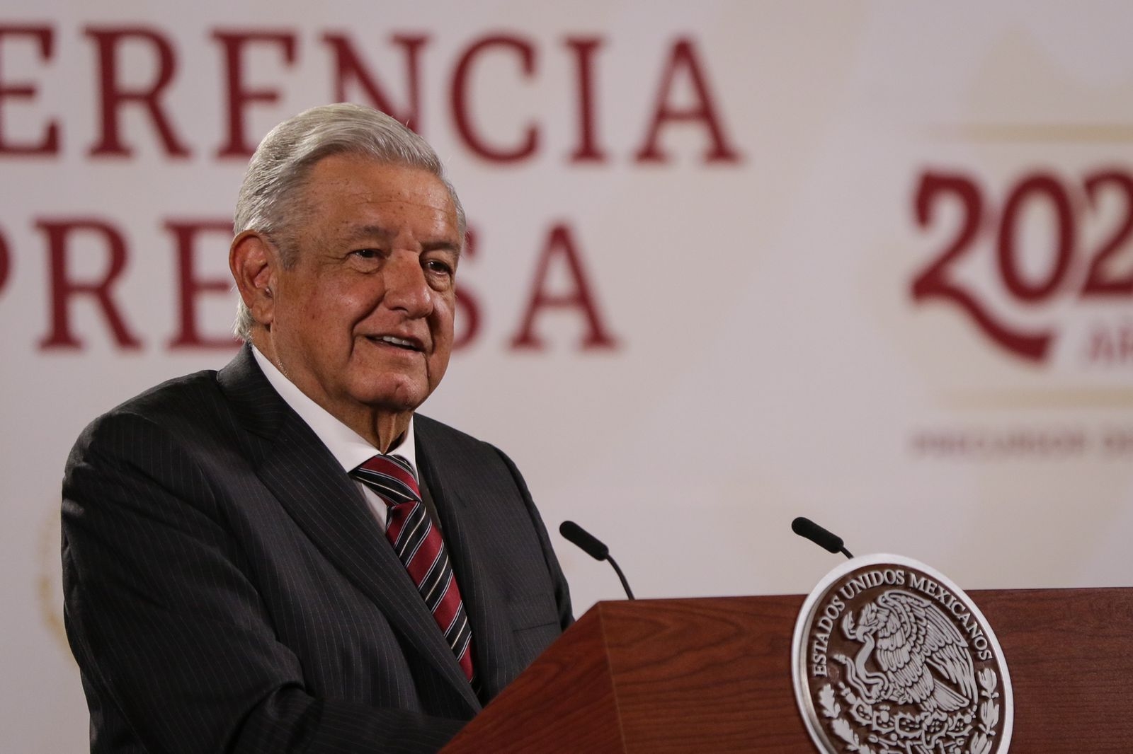 AMLO celebra que CNDH no promueva acciones contra el pase de la Guardia Nacional a la Sedena