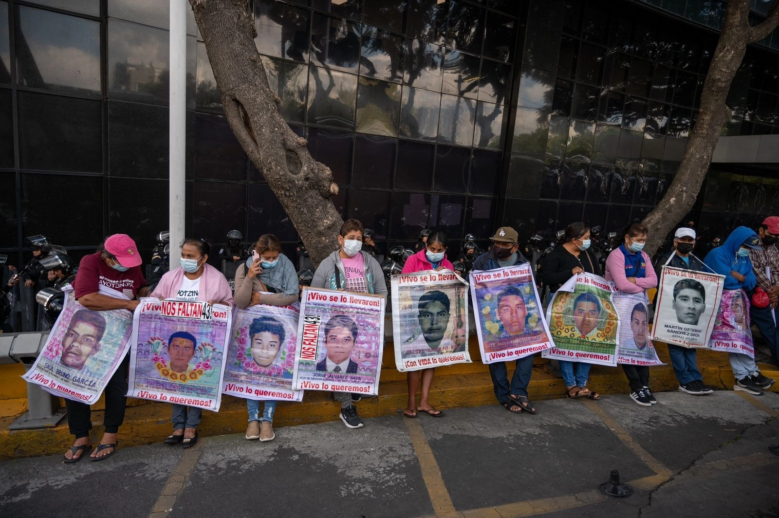 Batres pide que manifestaciones por desaparición de 43 normalistas de Ayotzinapa sean pacíficas