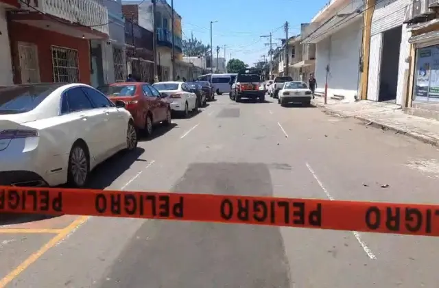 Hallan muertos a 2 hombres en el puerto de Veracruz, uno era abogado