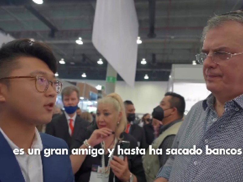 Ebrard le invita un cafecito a Coreano Vlogs