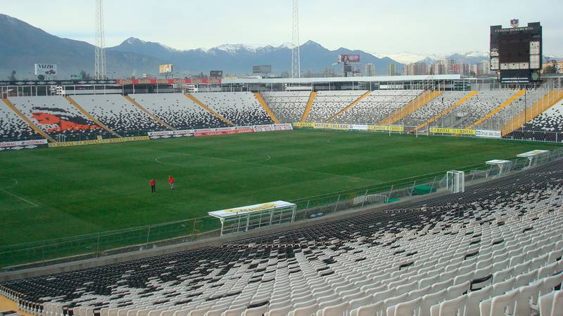 Derrumbe en el estadio Monumental, del Colo Colo, en Chile deja al menos 10 heridos