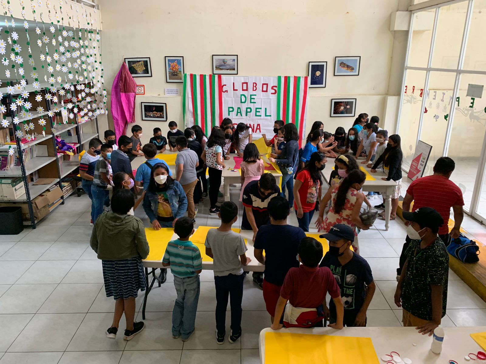 Con éxito culmina taller de globos en Biblioteca de San Andrés Tuxtla