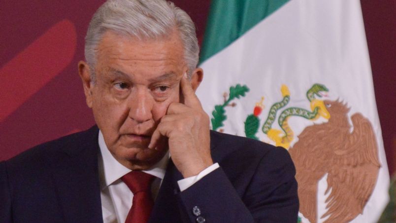 AMLO: El SAT va por grandes empresas que adeudan 100 mil mdp