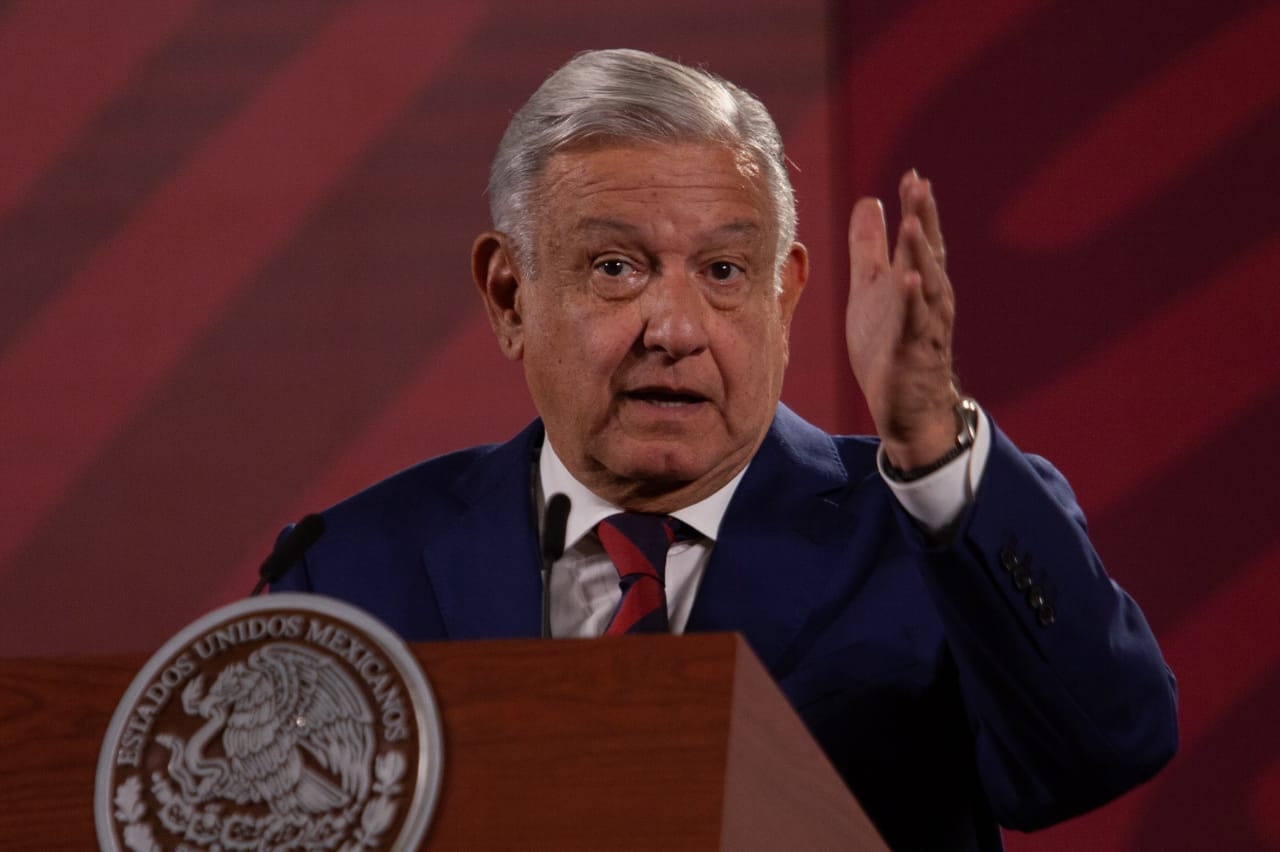 AMLO se escuda en complot de medios por informe de nexos entre CJNG y gabinete de Adán Augusto