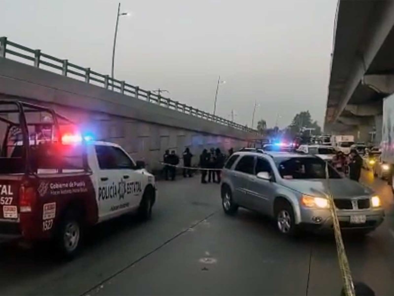 Reportan balacera entre delincuentes y policías en la México-Puebla