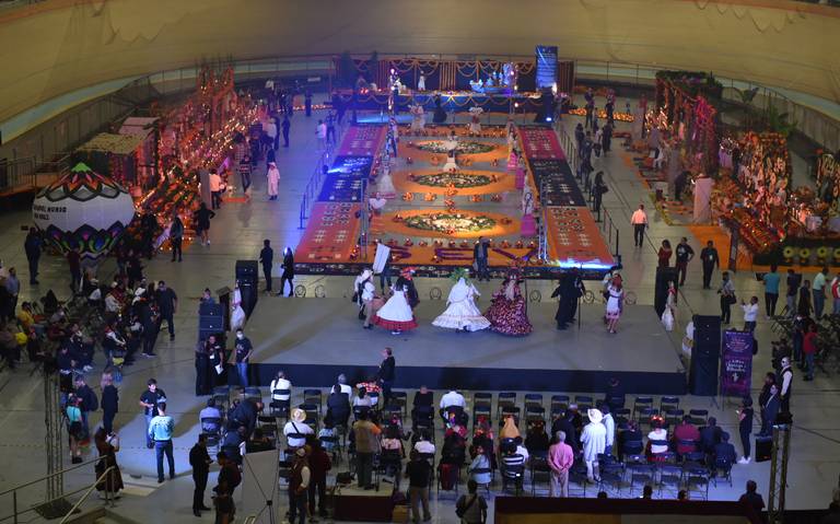 Altar más grande del mundo en el Velódromo