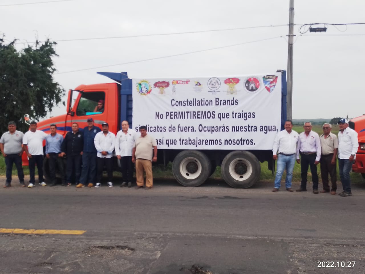 Transportistas se manifiestan afuera de Constellation Brands