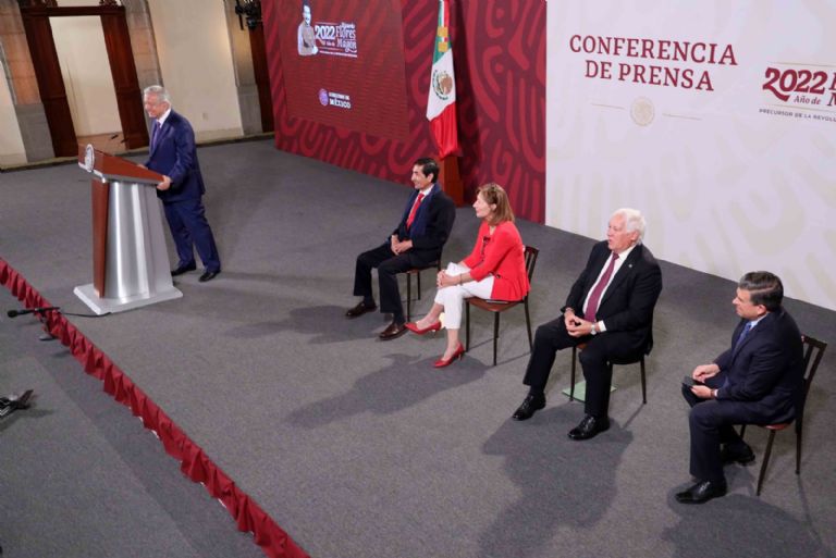 AMLO revela «otros achaques» que no se mencionaron tras el hackeo en la Sedena