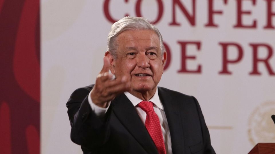 AMLO asegura que la Sedena realiza labores de inteligencia: «No espiamos a opositores»