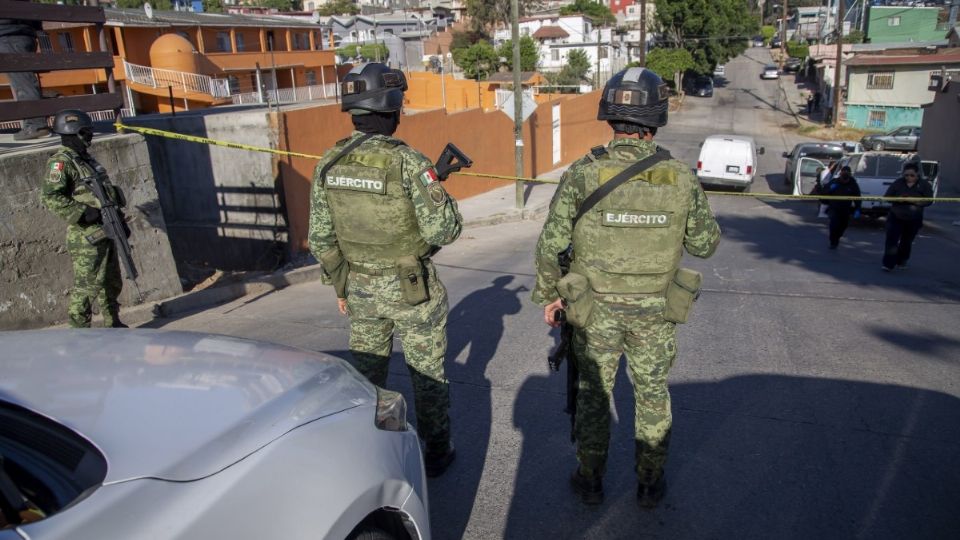 AMLO advierte a senadores: si el Ejército regresa a los cuarteles, la delincuencia hará fiesta