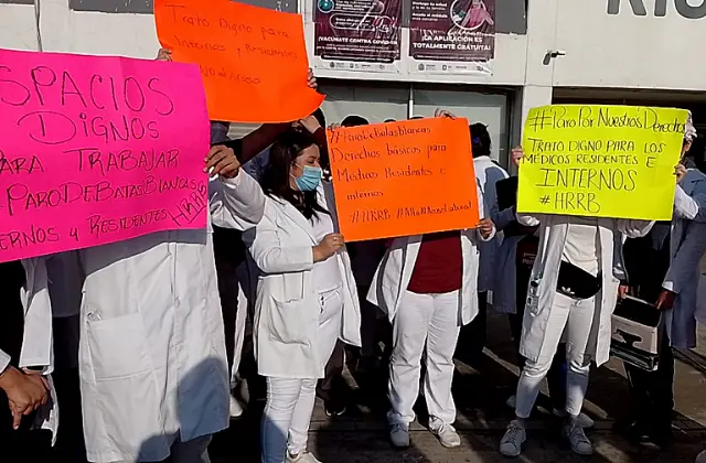 Administrador acosador y carencias: protestan en Hospital de Río Blanco