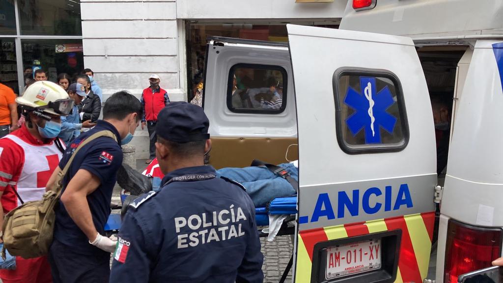 Balean a persona en el Pasaje Enríquez, en el centro de Xalapa