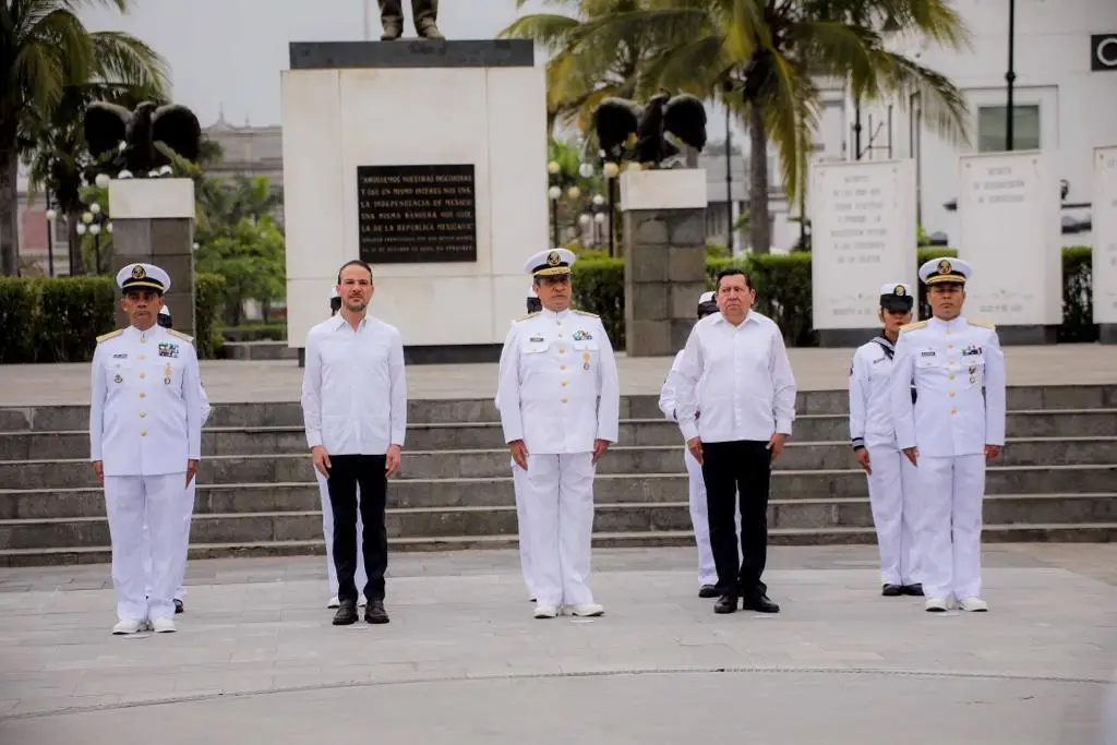 Conmemoran en Veracruz el Día de la Armada de México