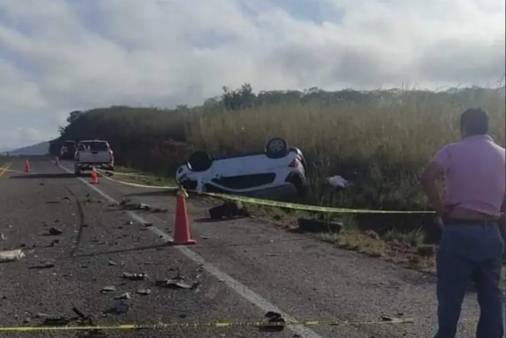 Dos muertos por choque de camión de la Guardia Nacional y auto