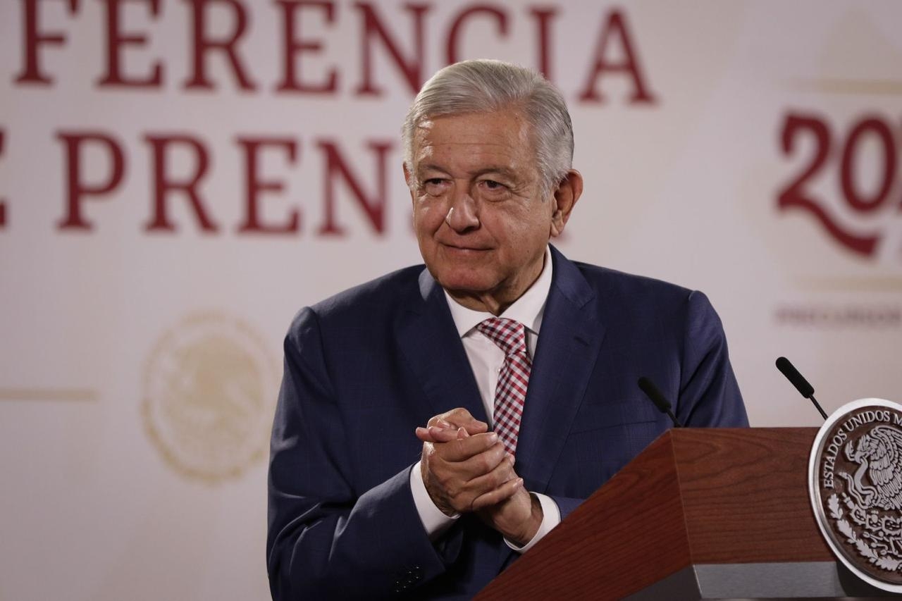 “Hace falta educar al rico, que no evada impuestos y no explote al pobre”: AMLO defiende a Noroña