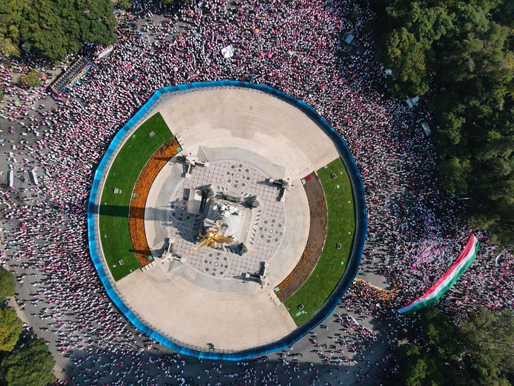 ”Por eso no vinieron al Zócalo, no hubieran llenado ni la mitad”: AMLO