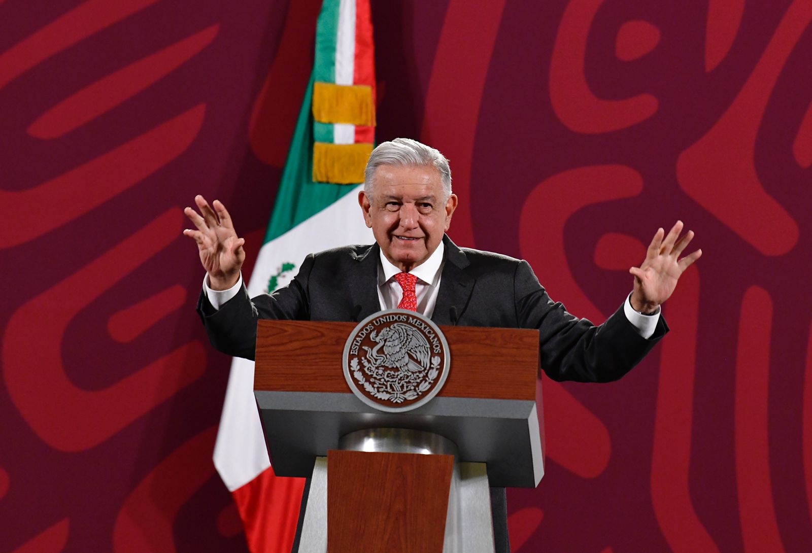 AMLO describe a su «corcholata» para presidir la SCJN