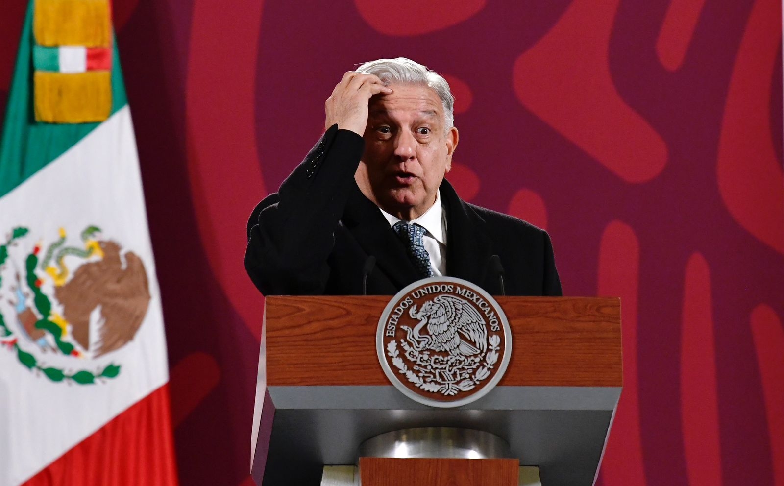 AMLO reprocha a la Corte por debate sobre prohibición de nacimientos en edificios de gobierno