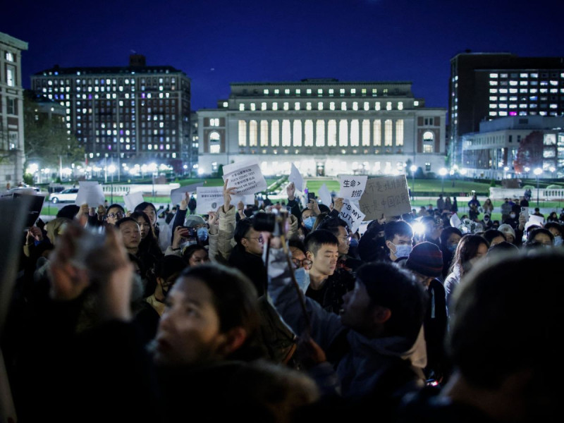 China acelerará vacunación tras protestas contra confinamientos de la política «cero covid-19»