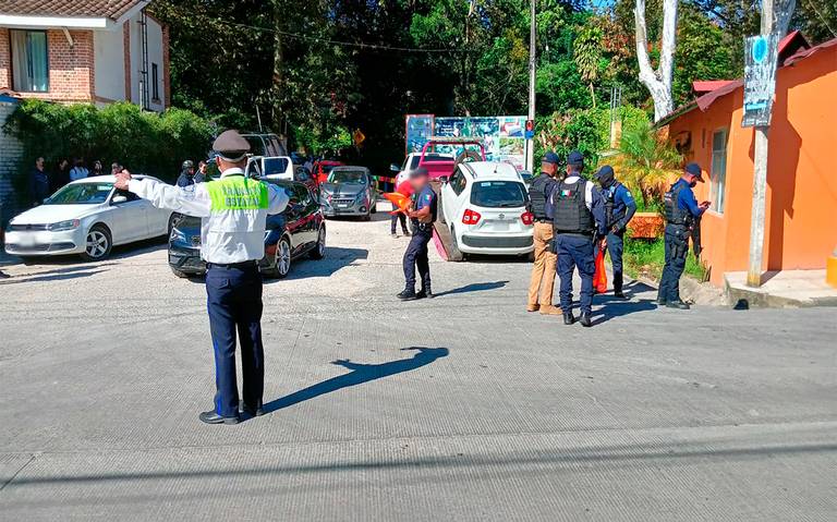 Atropellan a maestra durante manifestación en Coatepec; conductor fue detenido