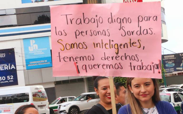 Personas sordas marchan por Xalapa; piden una verdadera inclusión en la sociedad