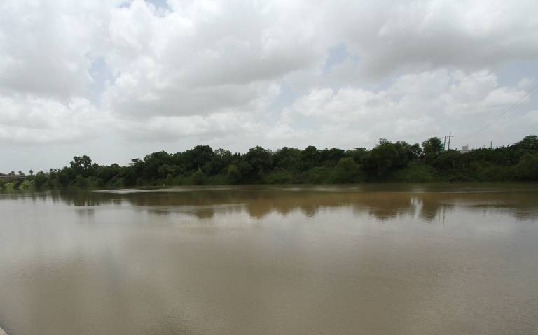 Continúa búsqueda de 4 personas en el río Pánuco; su embarcación se hundió