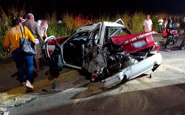 Choque de taxis deja cuatro estudiantes lesionados, en Coatzacoalcos