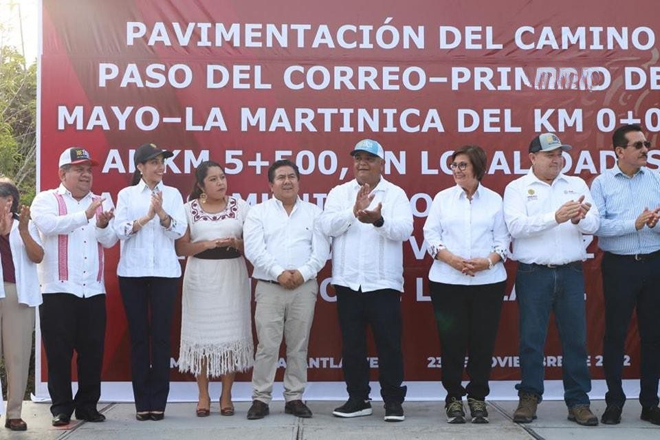 Inaugura Eric Cisneros obra de pavimentación en Papantla