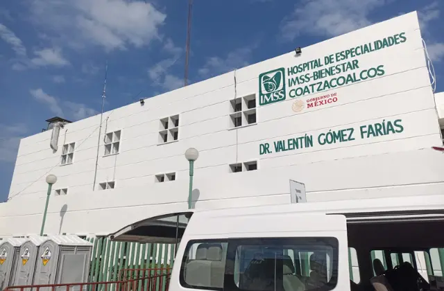 Por visita de AMLO, dan “manita de gato” a primer IMSS-Bienestar en Coatza