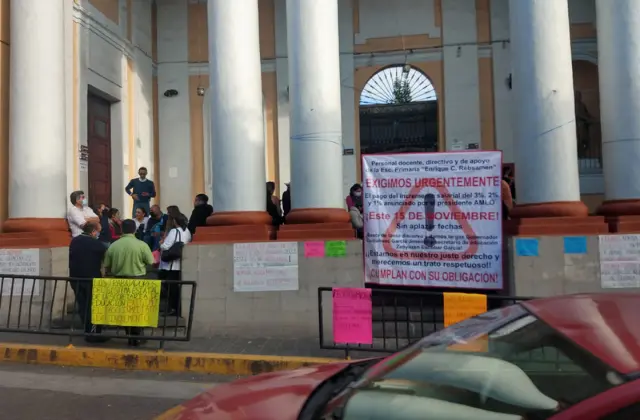 Sindicatos mal informan a maestros que toman escuelas: Gobernador