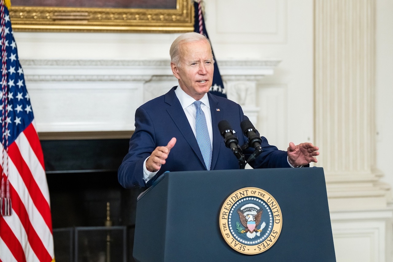 Biden habla de «culpa social» por «tardar demasiado» al abordar el problema de regulación de armas