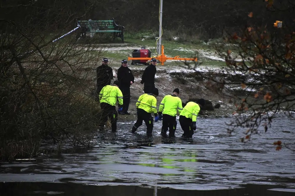 Mueren tres niños al caer en un lago congelado