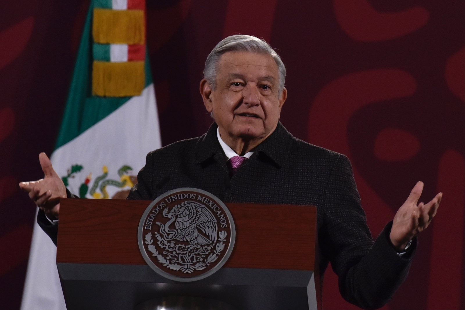 AMLO rompe récord de la mañanera más larga de su sexenio: duró 3 horas y 27 minutos