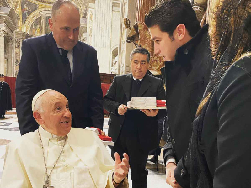 Samuel García es recibido por el Papa Francisco en El Vaticano