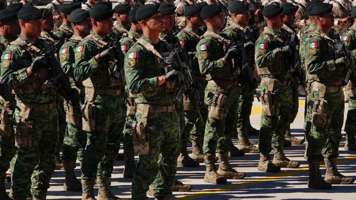 Sujetos se visten de militares para liberar a preso de penal en Guerrero