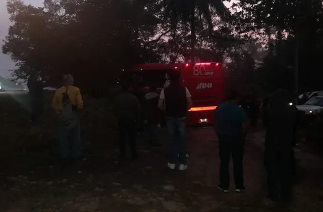 Colocan barricadas y asaltan a pasajeros de ADO en el sur de Veracruz