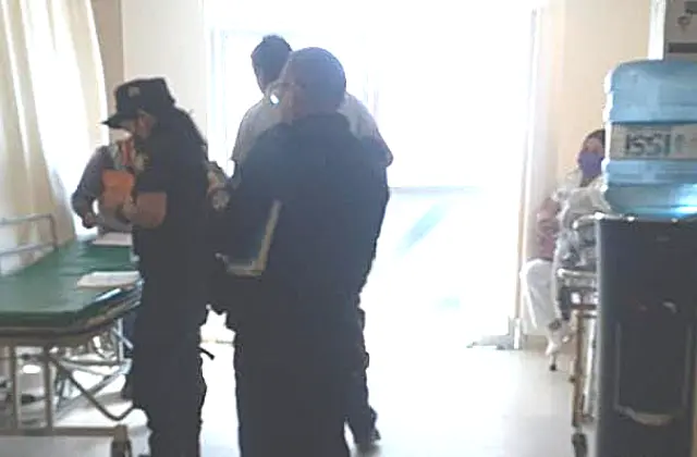 En caja de zapatos, hallan a bebé recién nacido en Martínez