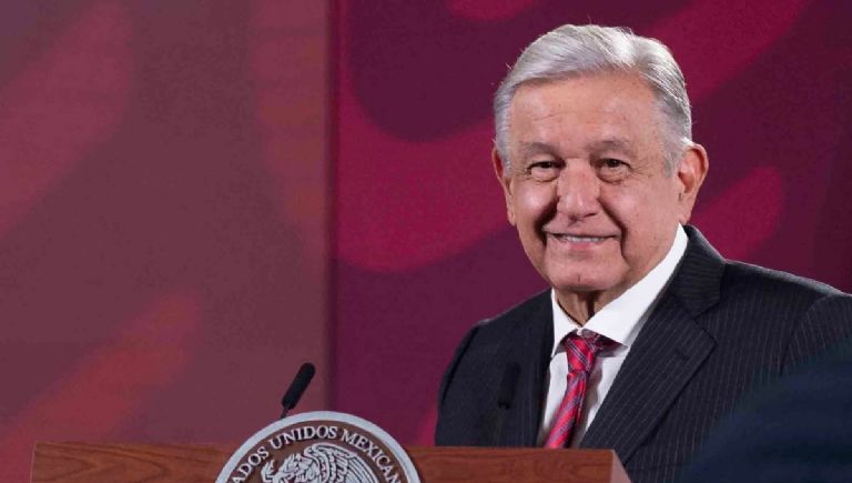 AMLO acusa la oposición de defender al INE para seguir derrochando dinero y no destinarlo a programas sociales