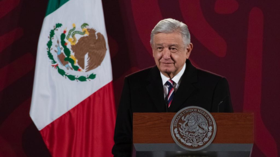 AMLO revela que la deuda pública fue reestructura: «Mi sucesor pagará la mitad por intereses»