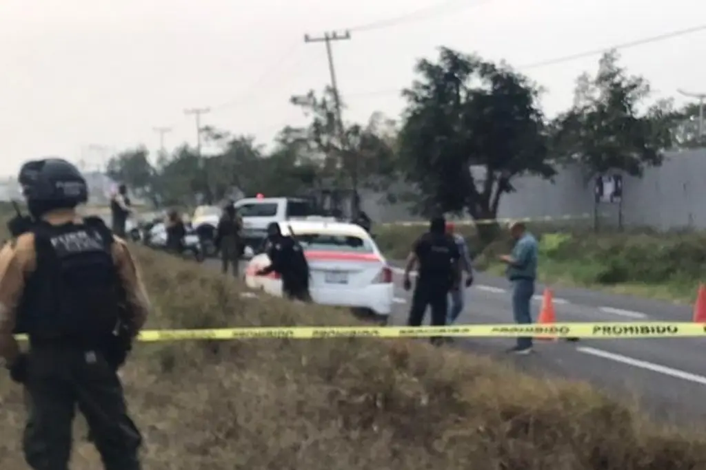 Hombre que murió en el taxi tras balacera, era el presunto líder delincuencial: Gobernador